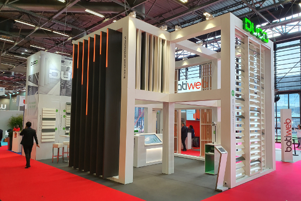 Innovatieve zonwering geeft grote raampartijen strakke look